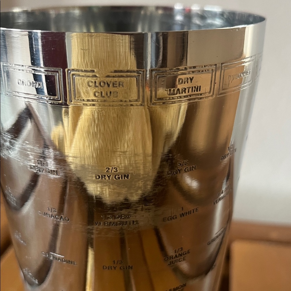 Pottery Barn Dial-a-Drink Cocktail Shaker 15 Recipes Stainless Steel 32 FL OZ - Picture 4 of 9